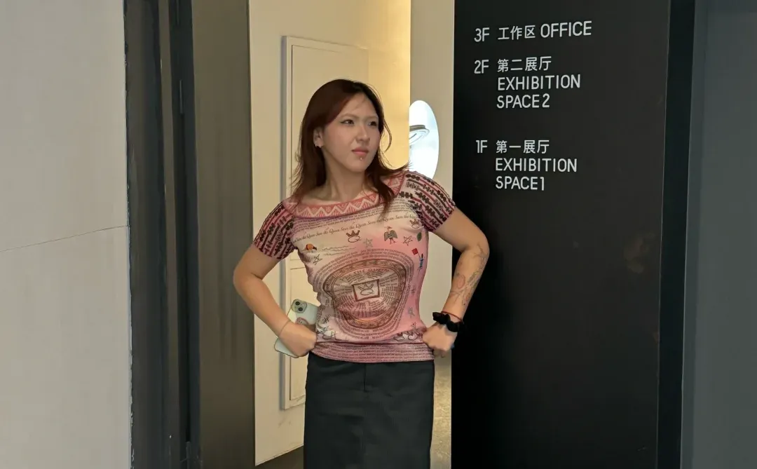 脸上充满快乐的样子