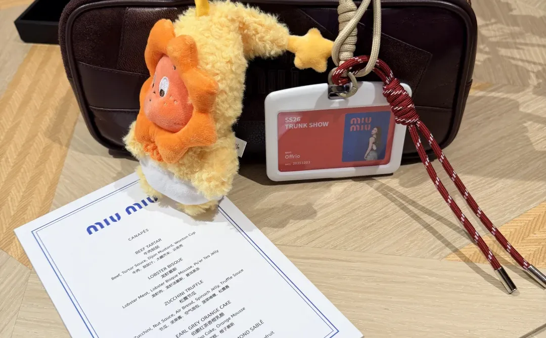 👯俺终究还是穿上了miumiu围裙！