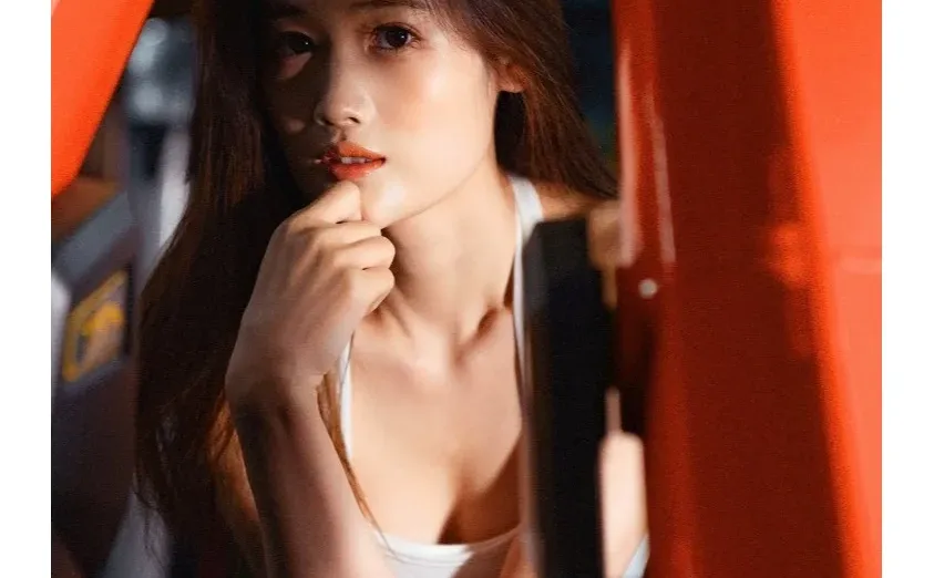 泳池女孩与健身女孩 | 武汉拍照