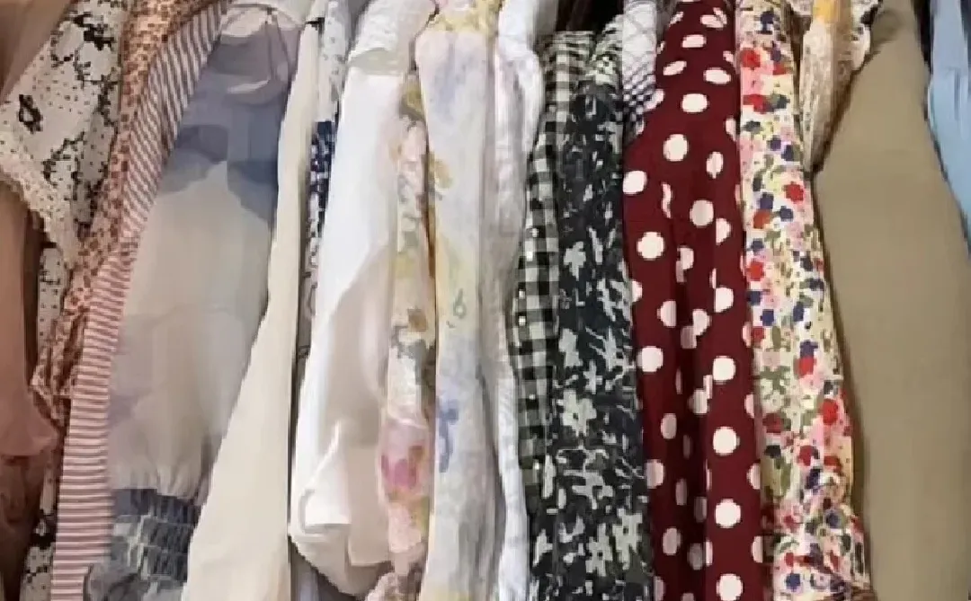 闲置衣服无偿宋给需要的姐妹