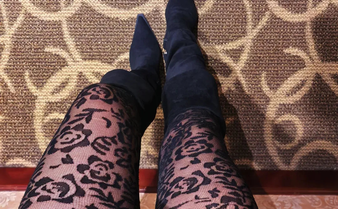 当撸铁女孩遇上小性感…这画风有点和谐