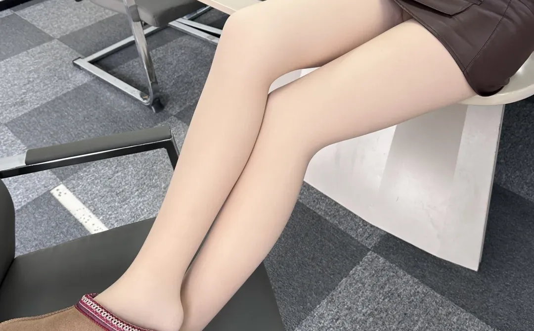 同事吐槽:来开会穿这么单薄不怕得老寒腿啊