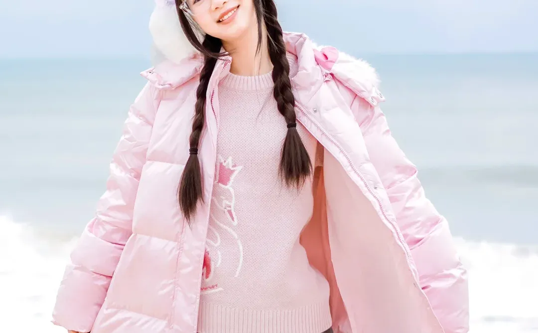 戴眼镜也很可爱的姐姐～