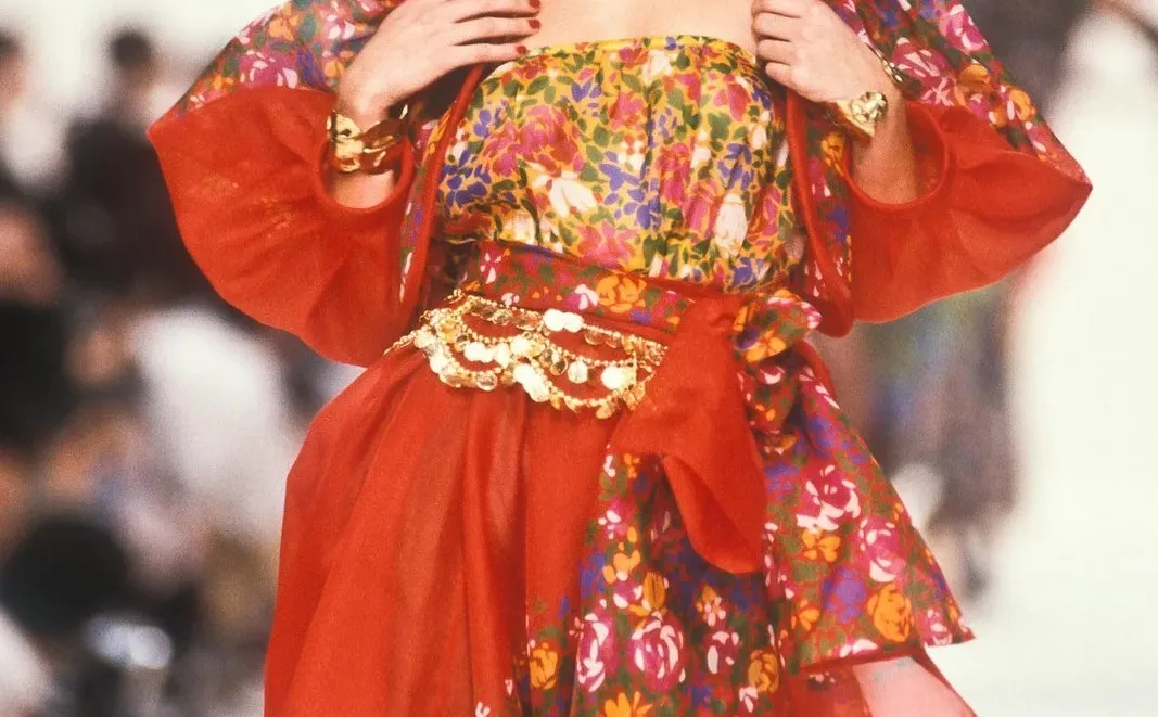 秀场回顾｜Yves Saint Laurent 1990