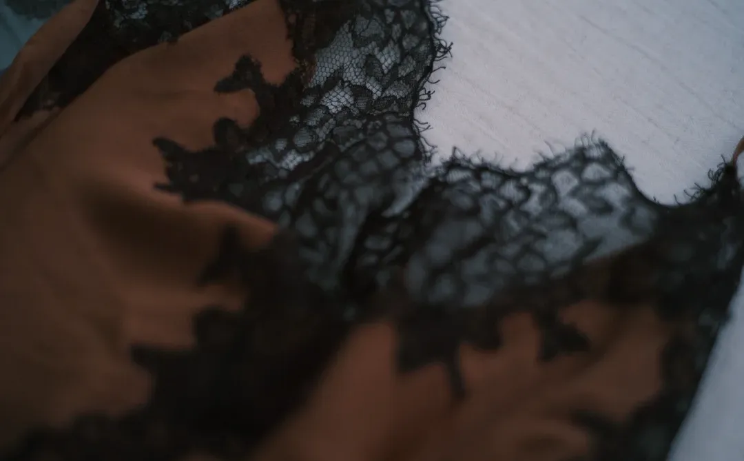 睡美人—真丝蕾丝睡裙分享