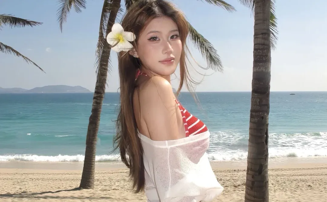 让泳衣翻译我在海边的几何美！🌴👙