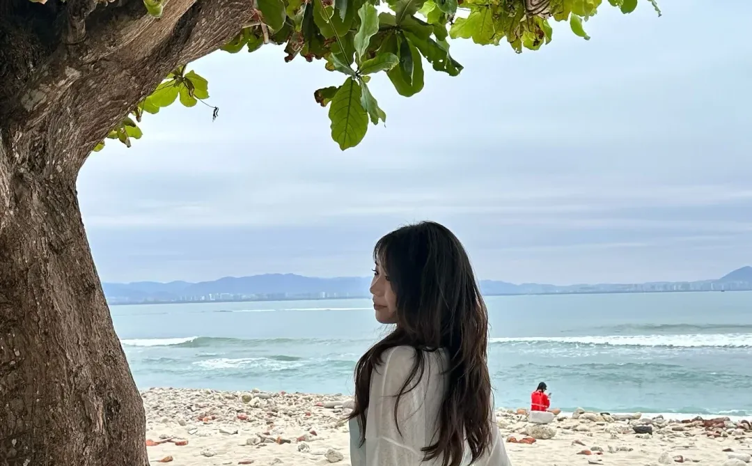 薄荷味的泳衣～在海边超自由耶✌️