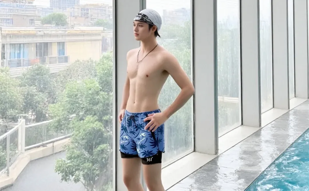 男友风穿搭 | 泳池边的绝绝子泳裤