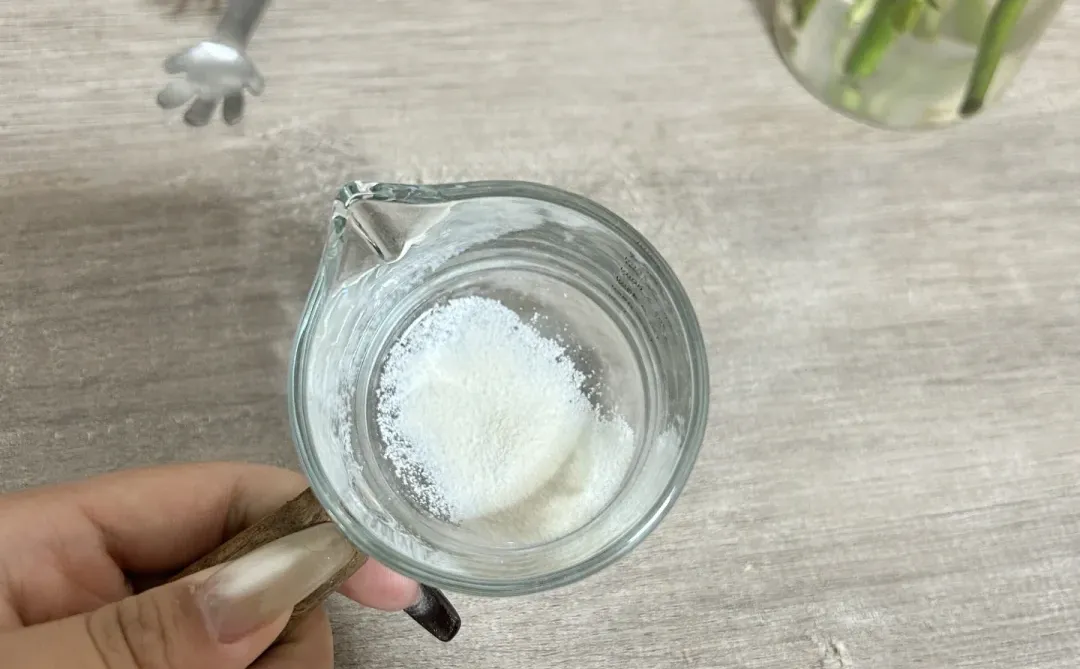 这盒补铁粉的成分表，直接把女生需求焊死了