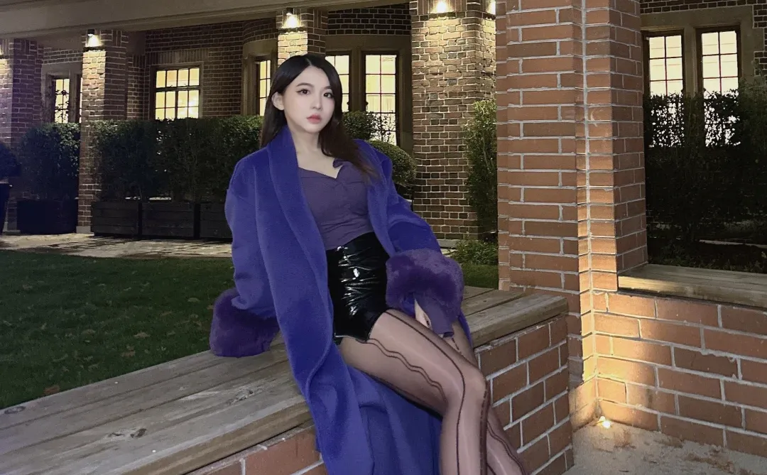 秋冬御姐穿搭：紫色大衣➕紫色高跟👠