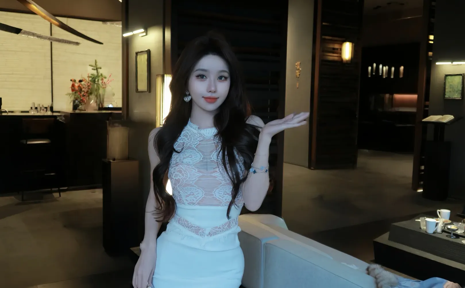 又变回了御姐风