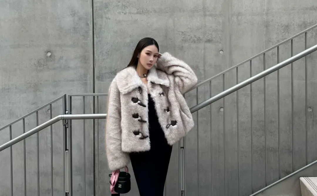 找到了一件御姐感十足的皮草🥰🧚‍♀️