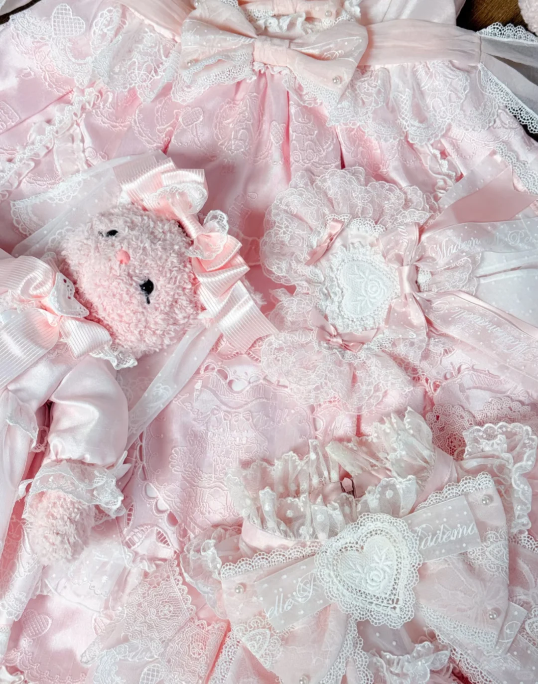 花匣新品 蕾丝人形