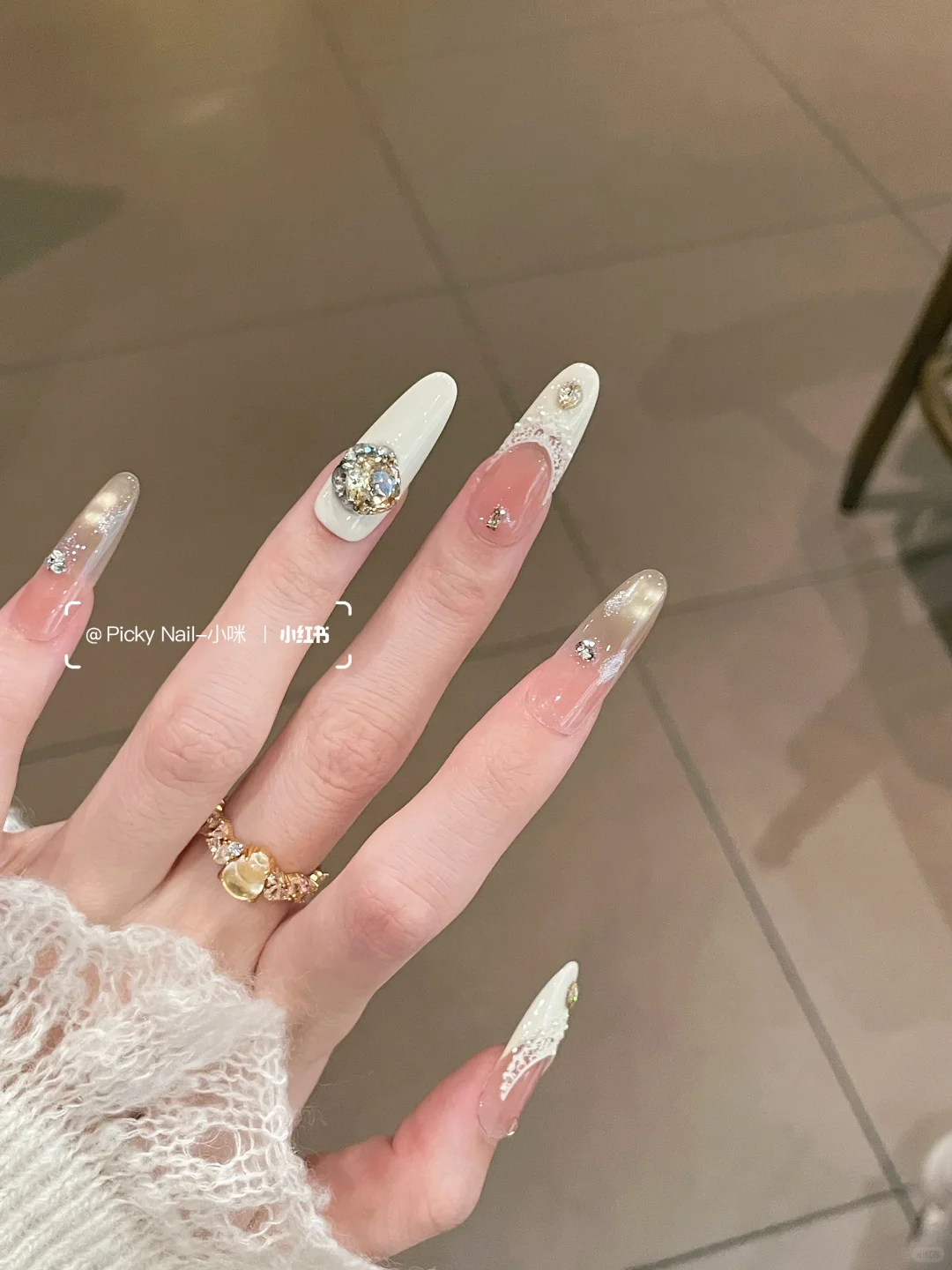 这款vintage白蕾丝美甲真的美得好权威...