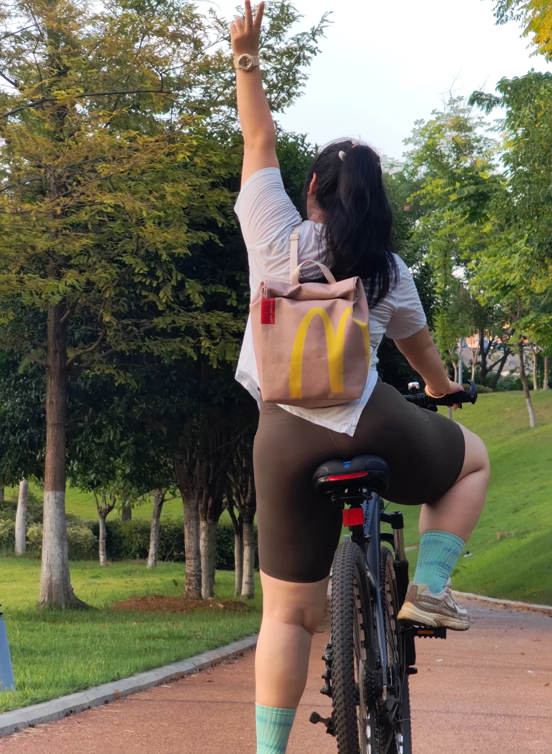 比起故作美丽 活得自在更胜一筹