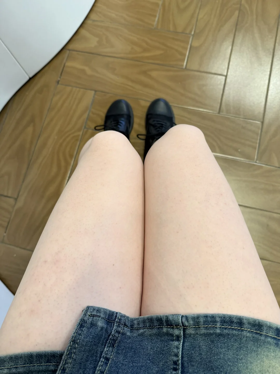 穿短裤裆部鼓鼓的，看着比男的还大