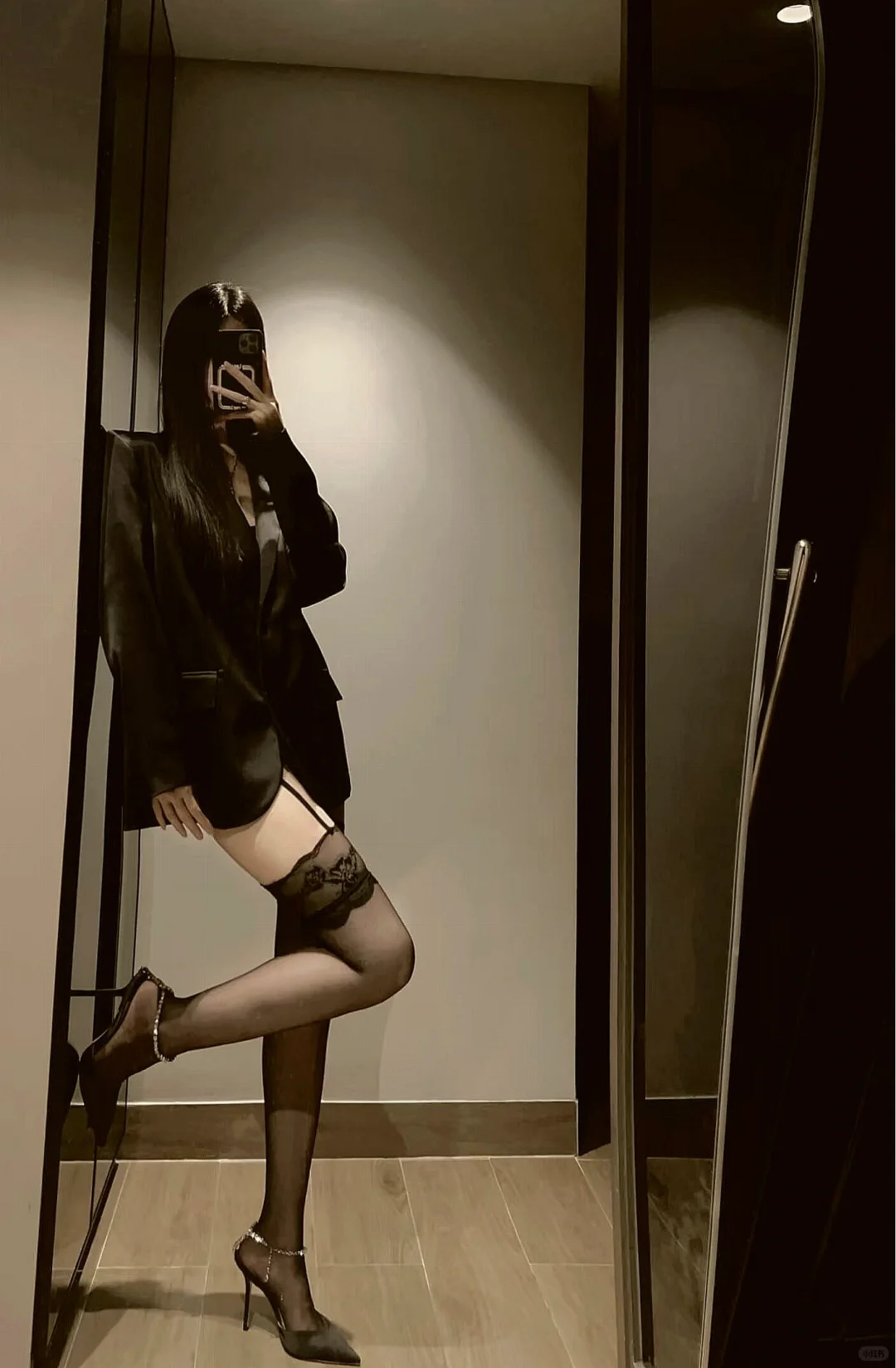 黑色丝袜，让你秒变御姐范😍