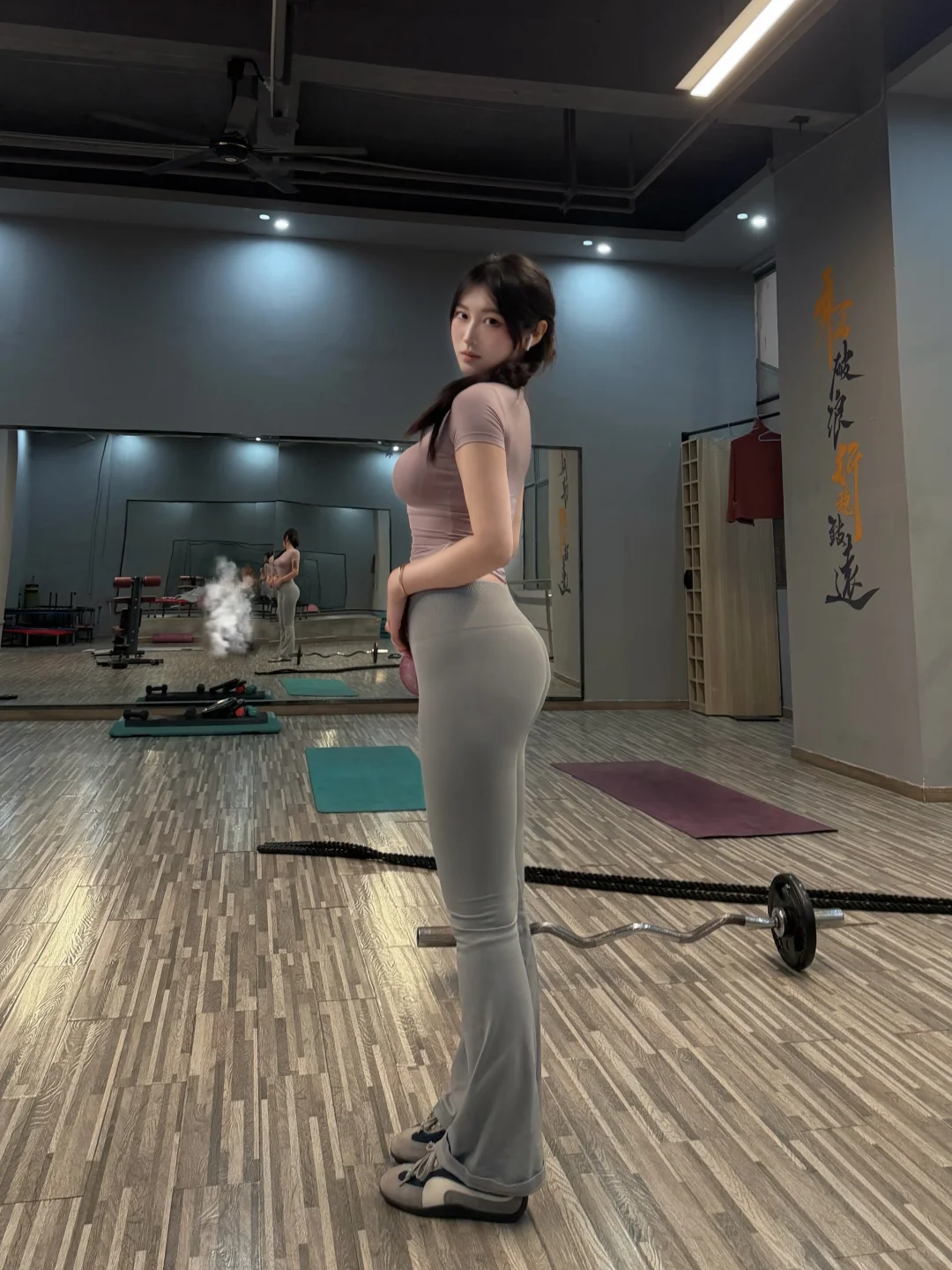 不显臀型的瑜伽裤我不穿