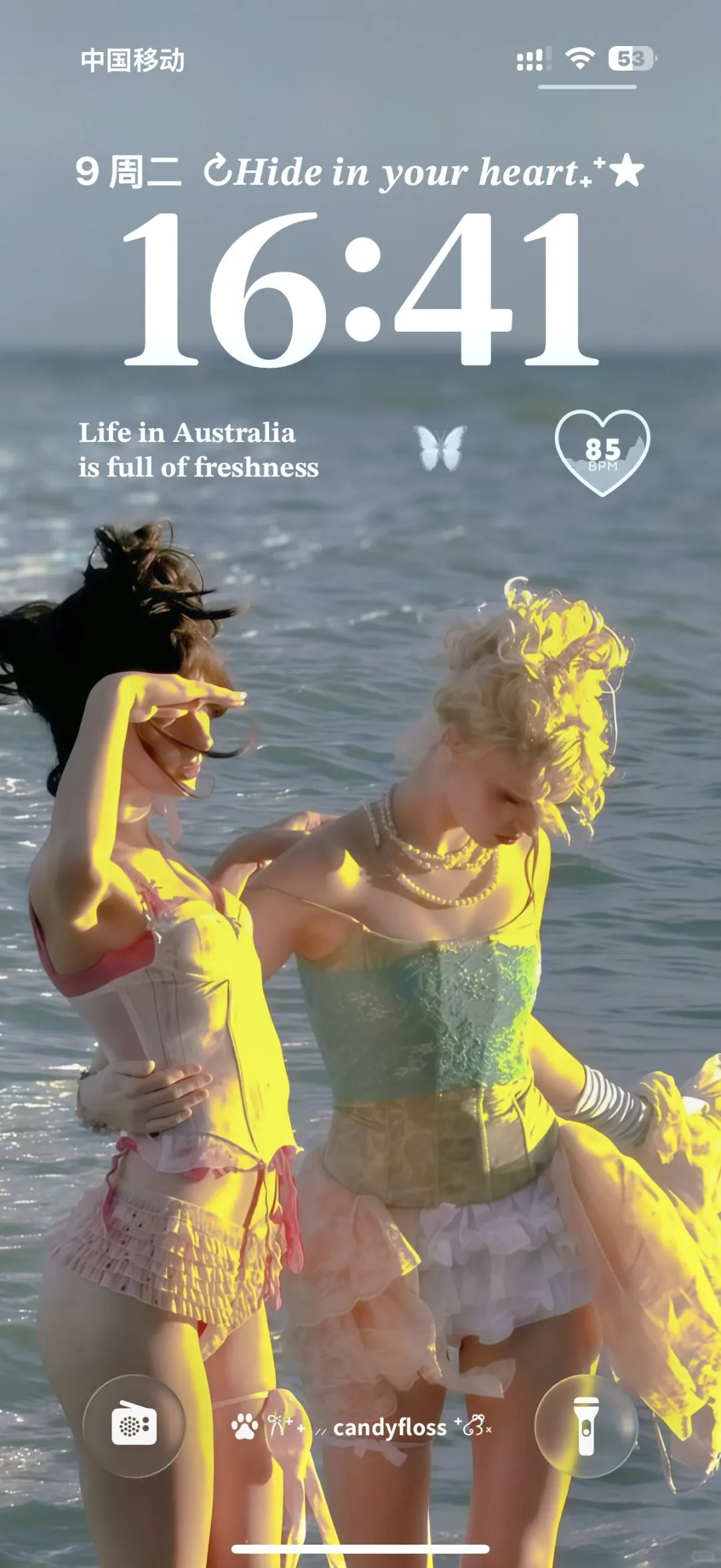 啊啊啊 好喜欢这个壁纸！