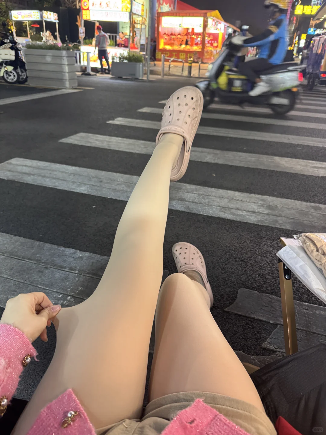 哇塞！实况直出！这才是真·活人美腿即视感！