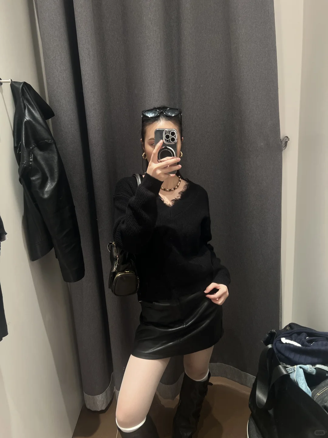 Ur|这件v领拼接蕾丝针织上衣好好看！