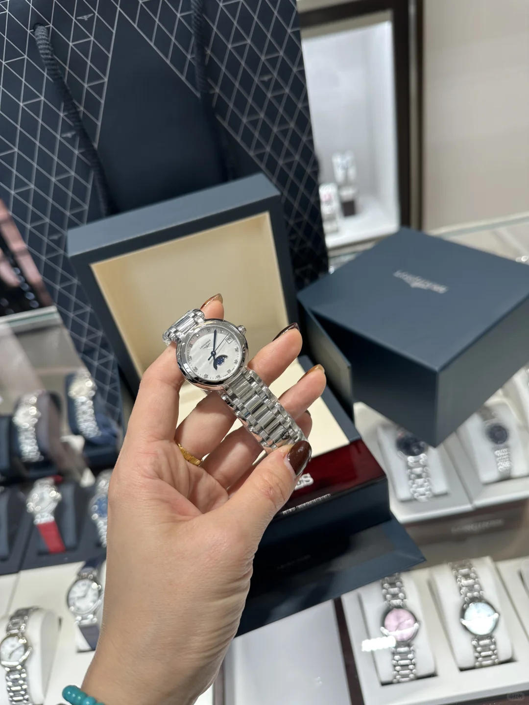 成都浪琴活动炸了，心月机械女闭眼冲！