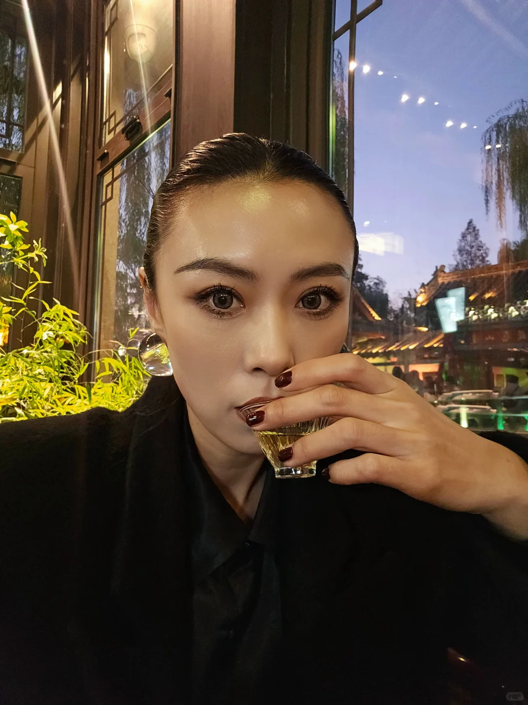 御姐风、黑发红唇、自拍🤳库存、