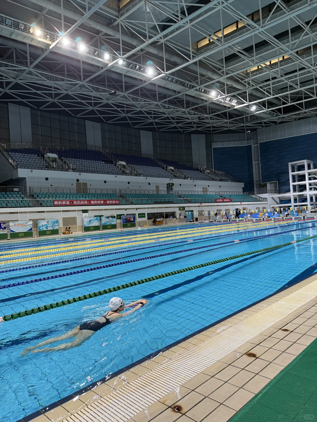 济南游泳女教练 记录今天的自由泳