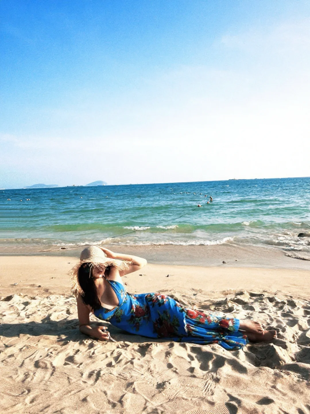 出海边次抛裙子