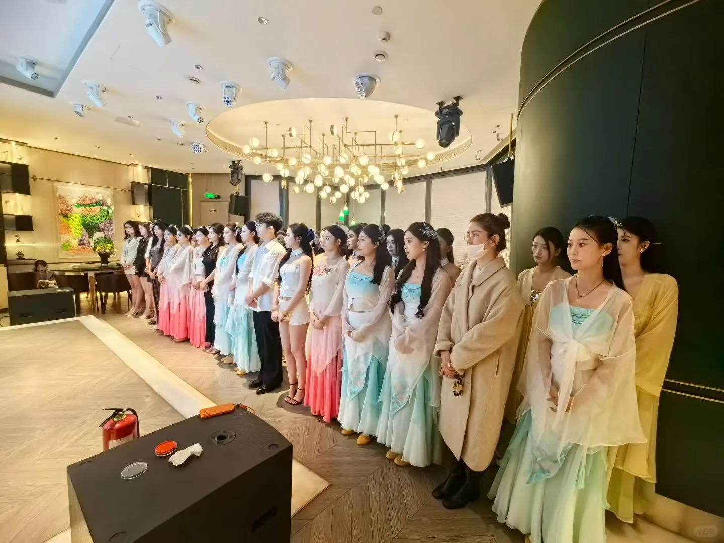 招聘舞蹈演员 做到年前