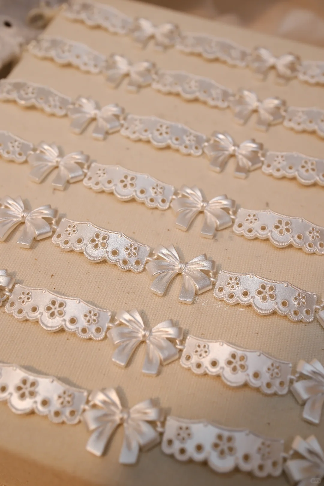 蕾丝蝴蝶结链镯明天新品上架啦