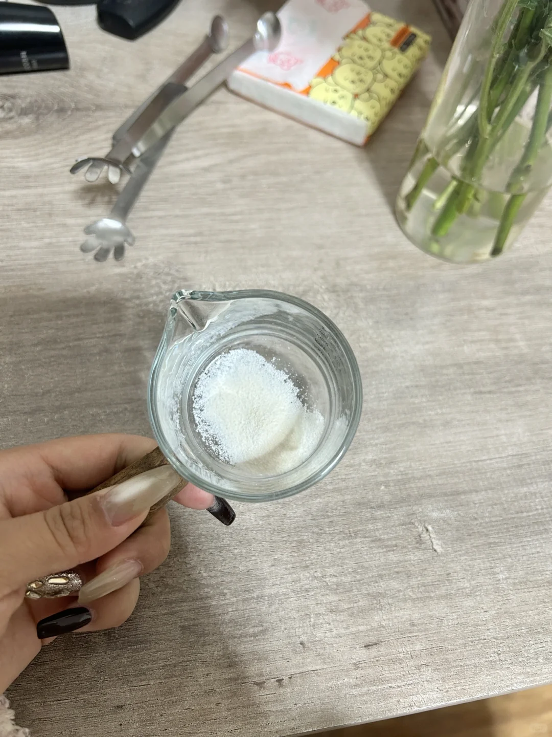 这盒补铁粉的成分表，直接把女生需求焊死了