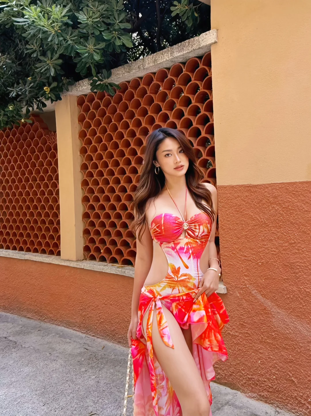 泳衣饱和度已调至100% 🌴