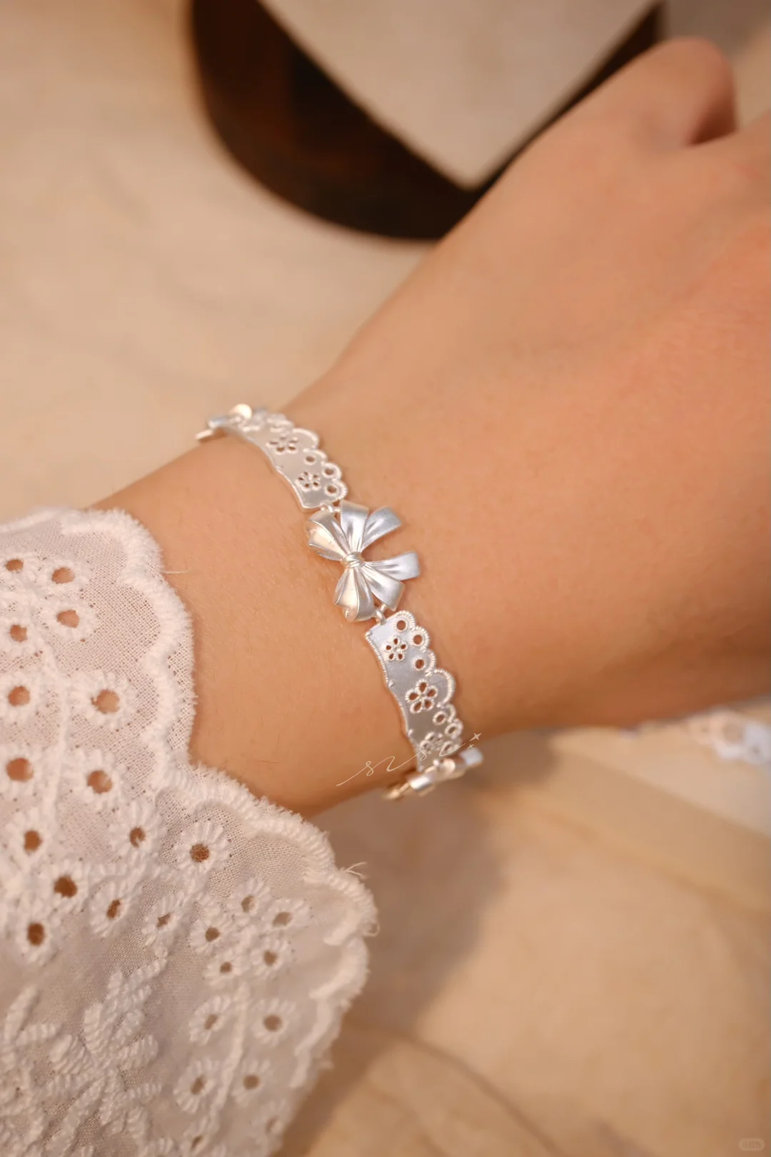 蕾丝蝴蝶结链镯明天新品上架啦