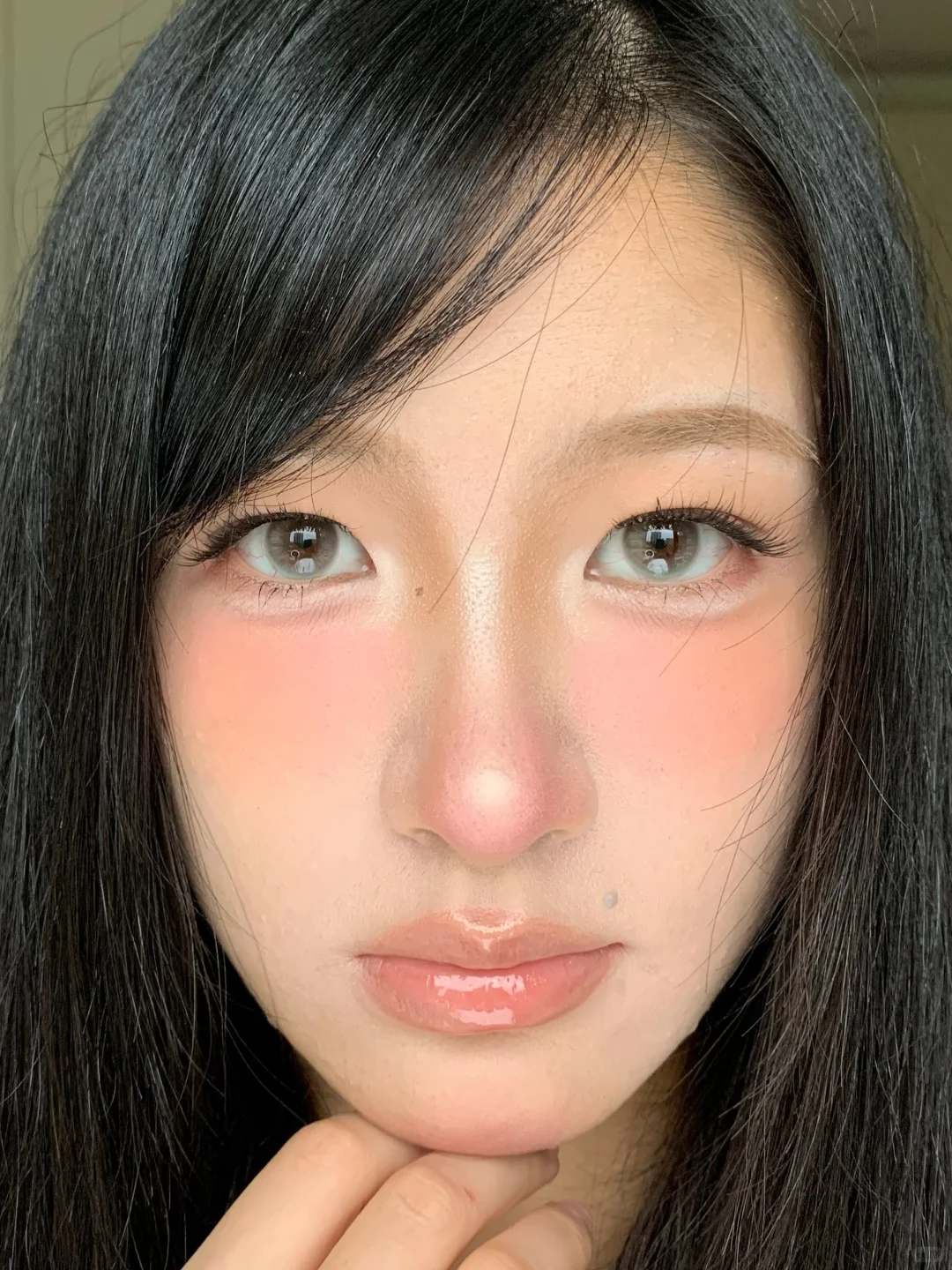 怼脸拍也巨美的灰粉妆容💕