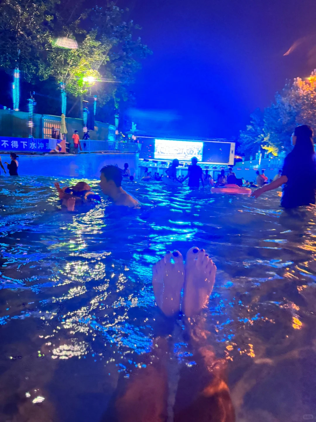 羡慕死会游泳的人了