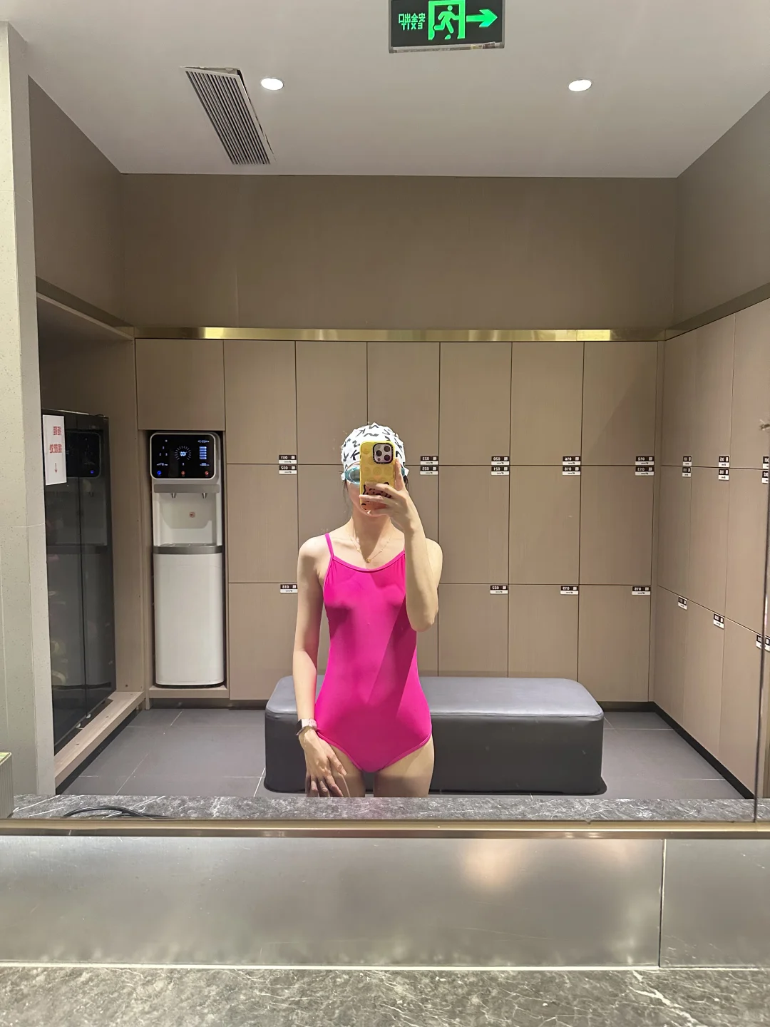 入不了爱河就入游泳池吧～