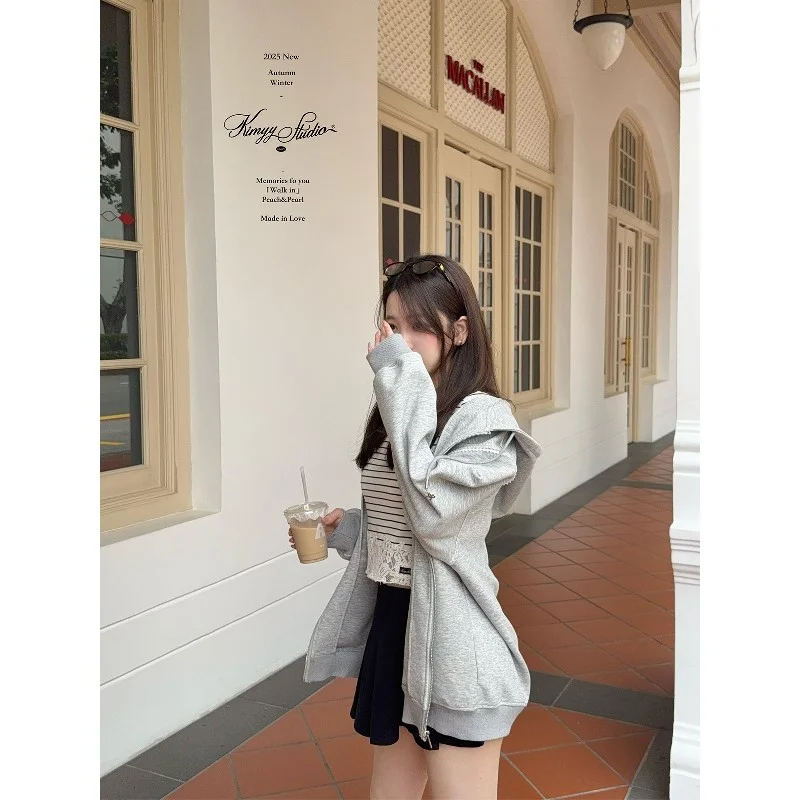 女高学院风穿搭🎒条纹卫衣配百褶裙