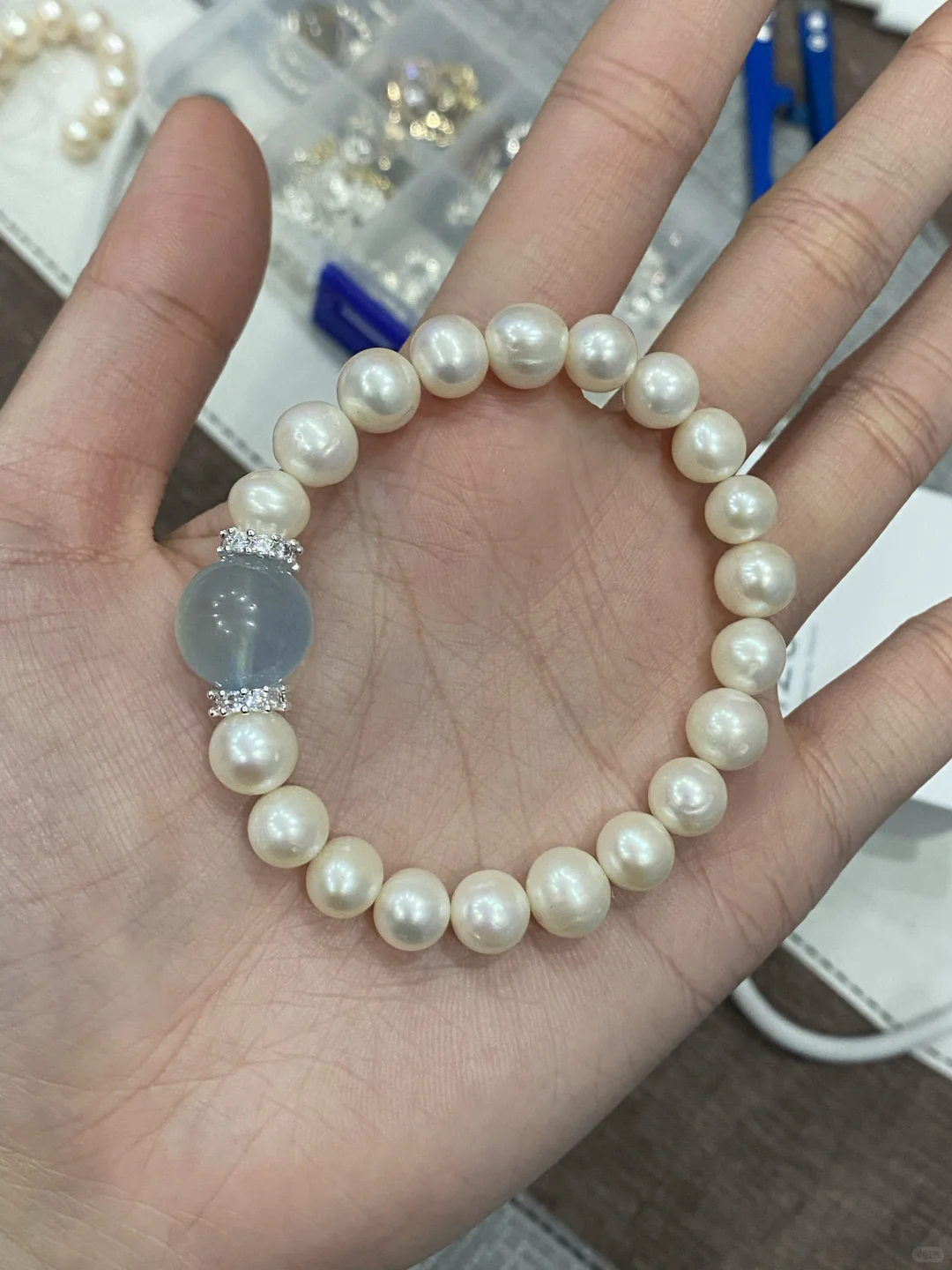 出天然珍珠配海蓝宝