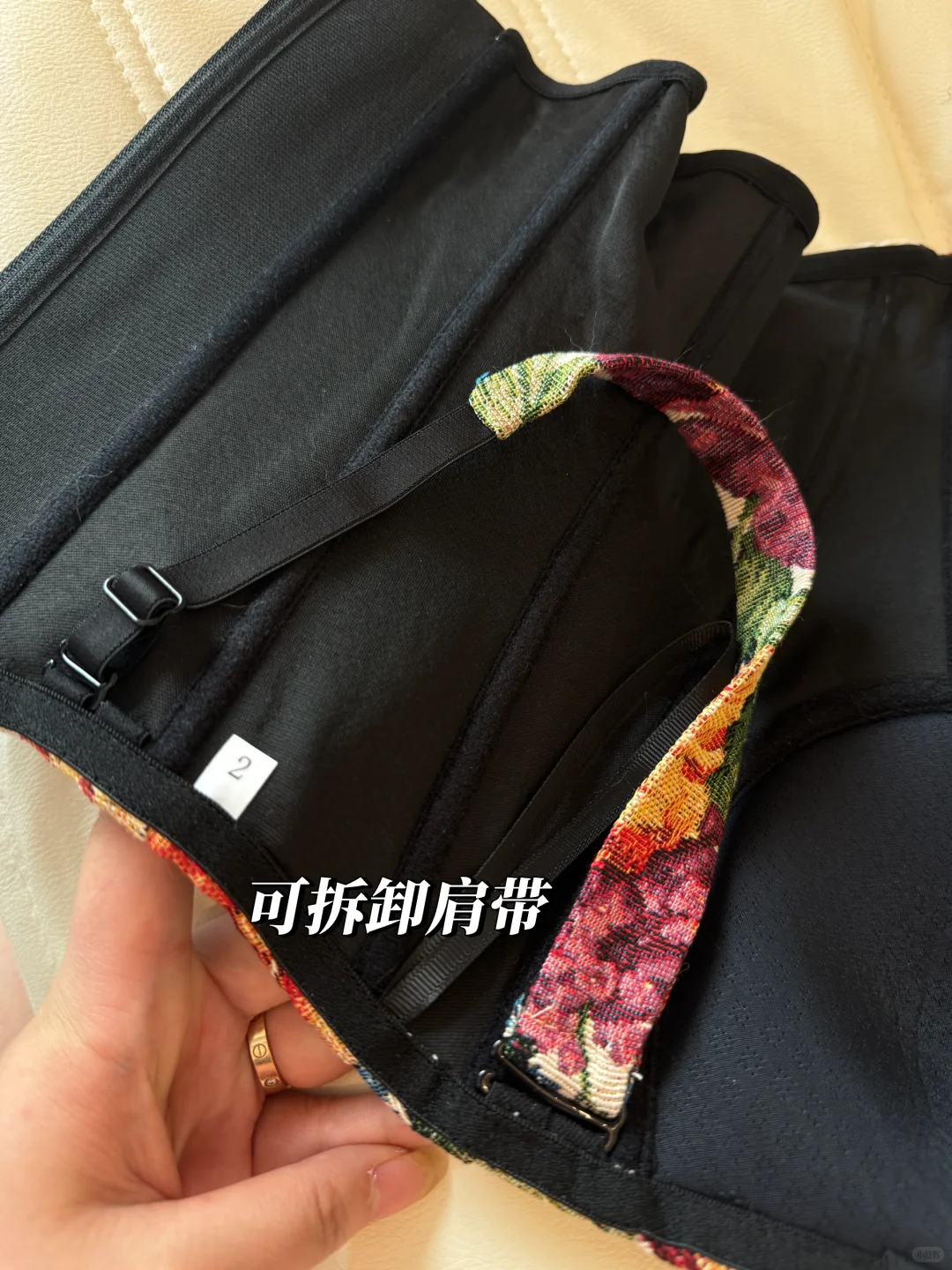 美到失语！随手拍都像大片的法式提花胸衣！