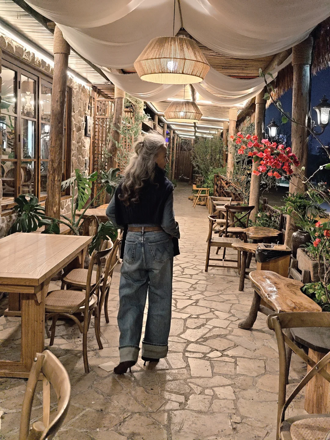 58岁卸下“显年轻”的KPI，真好