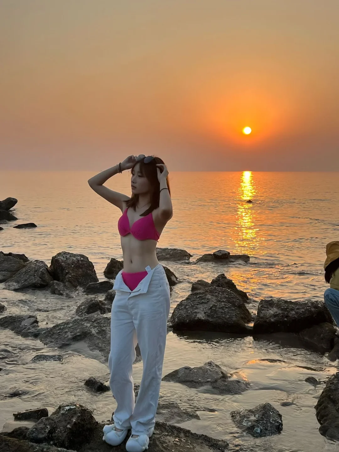 海边的浪漫，是泳衣和日落🌅