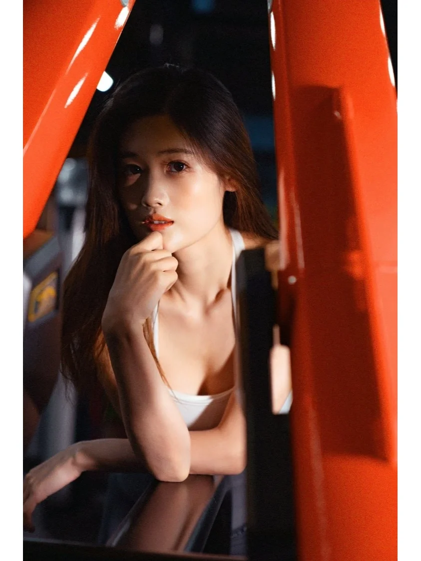 泳池女孩与健身女孩 | 武汉拍照