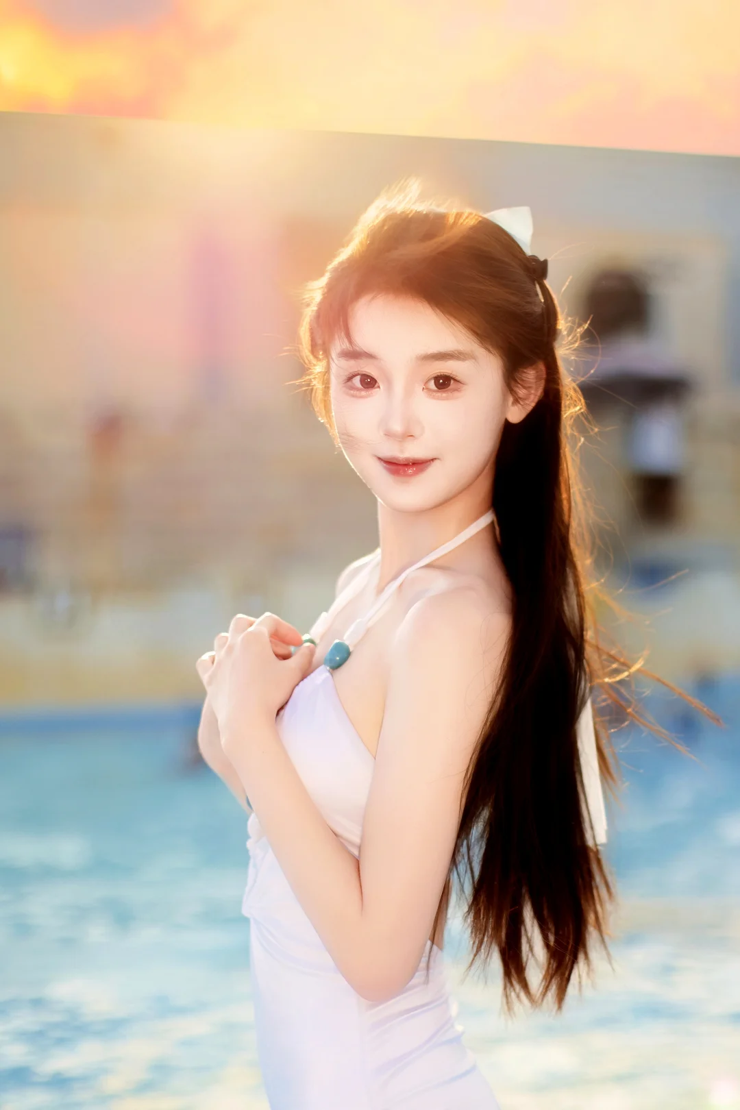 泳池边的甜妹暴击🍬