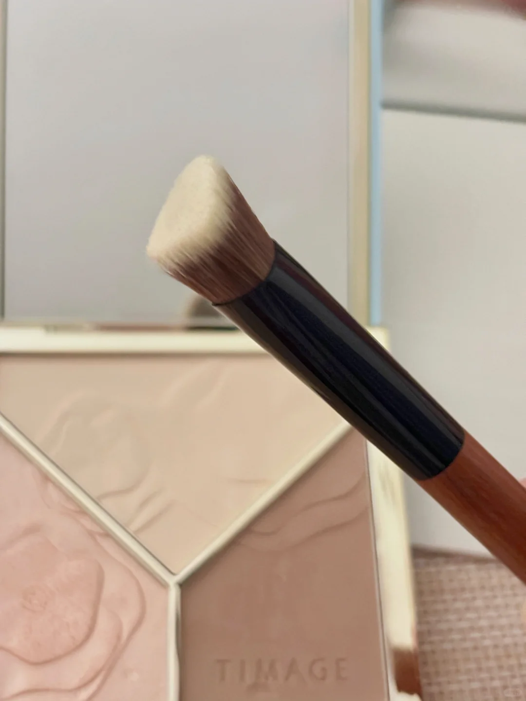 每天早起化妆打扮自己