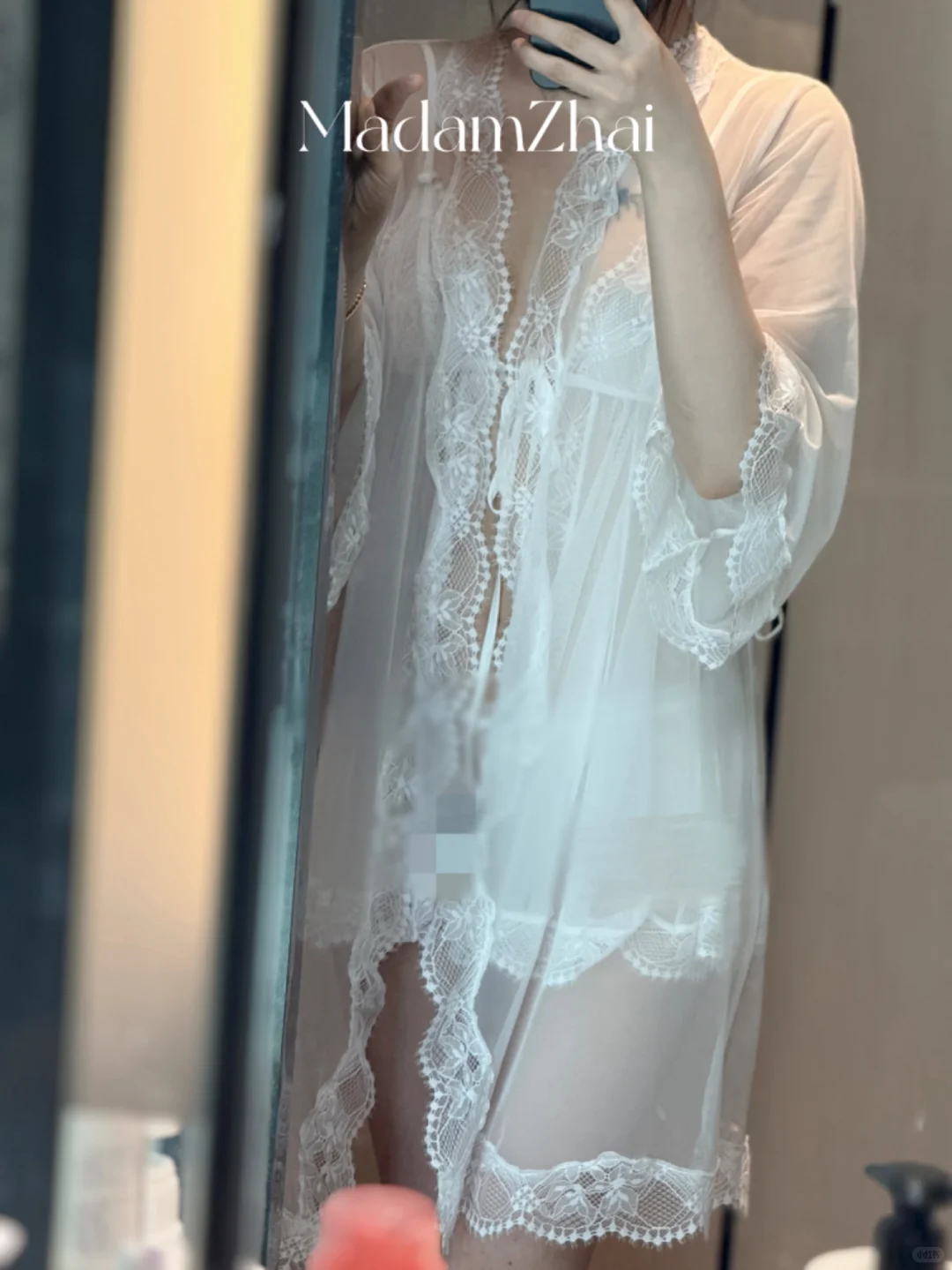 “现实如山，而你浪漫如云”