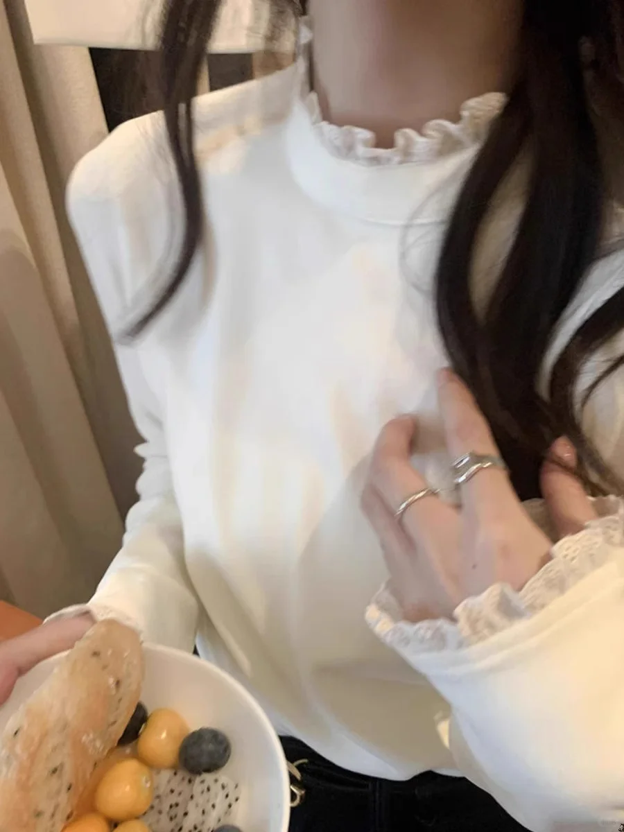 保暖显瘦拼接蕾丝花边半高领打底衫～