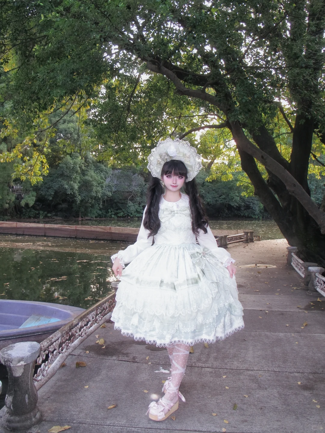 圣诞g若草，在湖边拍的，好美