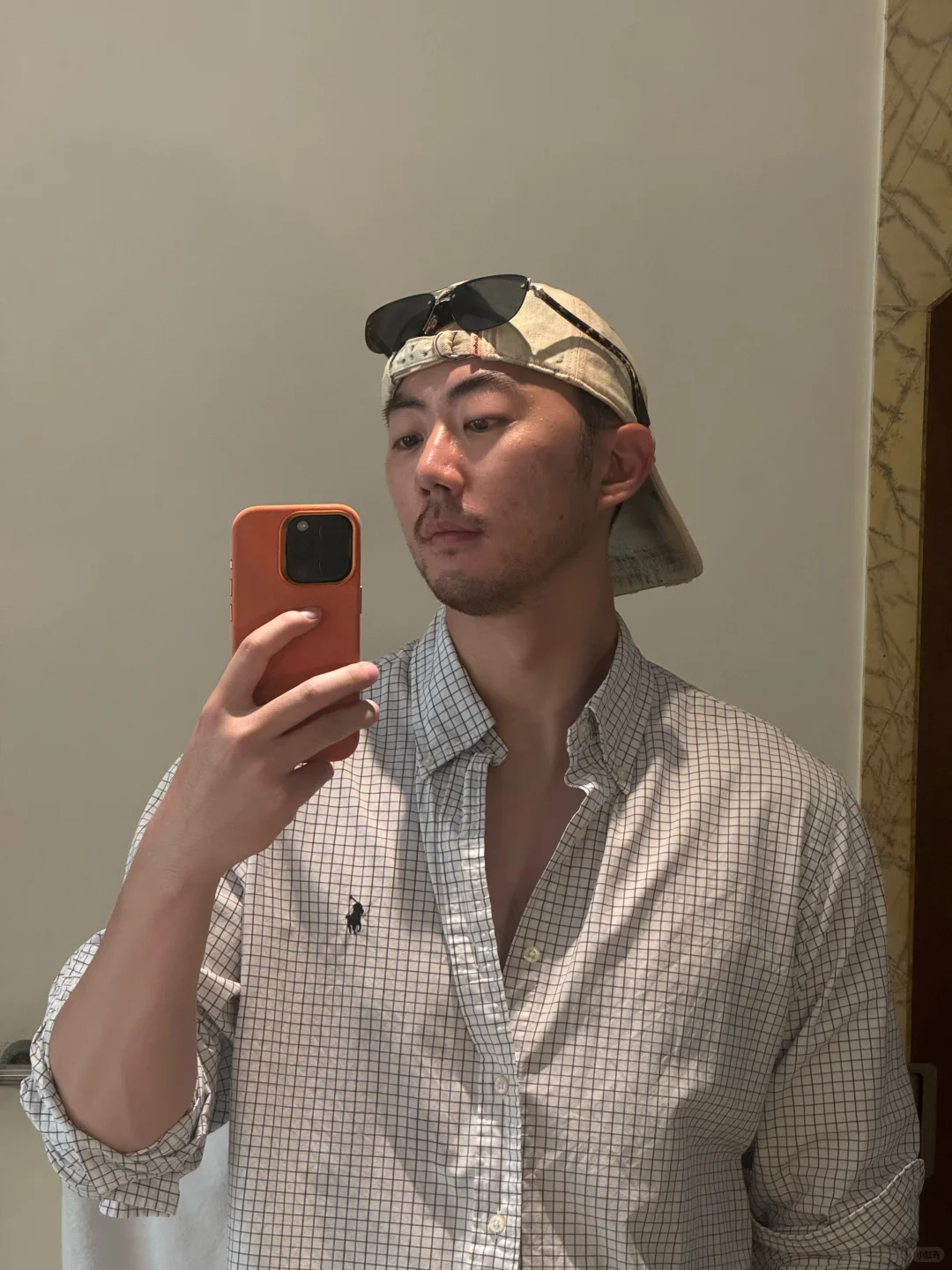 谁到海边穿衬衫啊 反正到最后都要tuo了