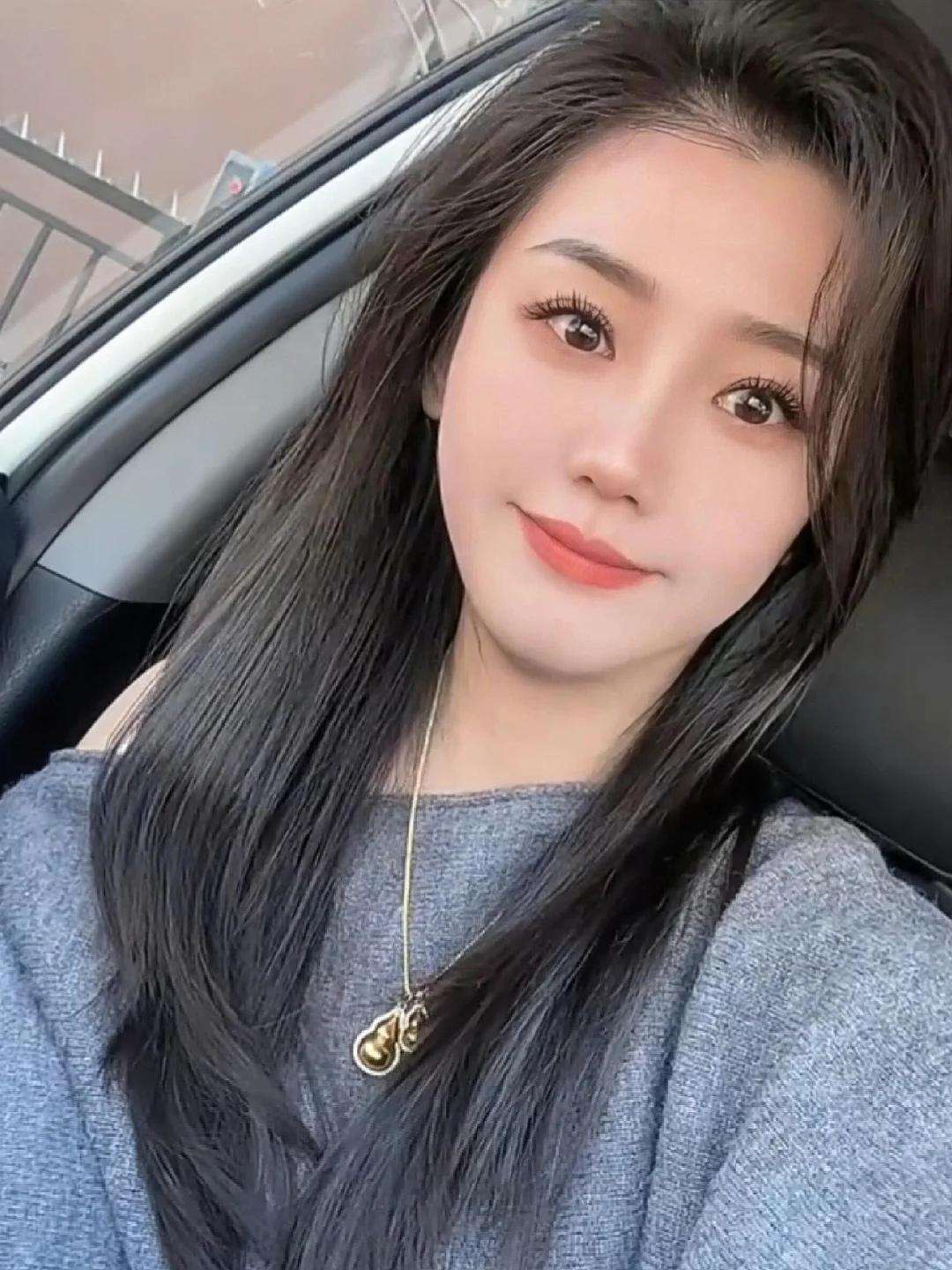 35岁老阿姨也是赶上了上海吸双下巴潮流～